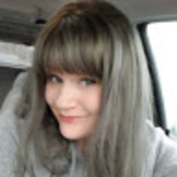 Meet your Posher, Tessa - Picture 1 of 1